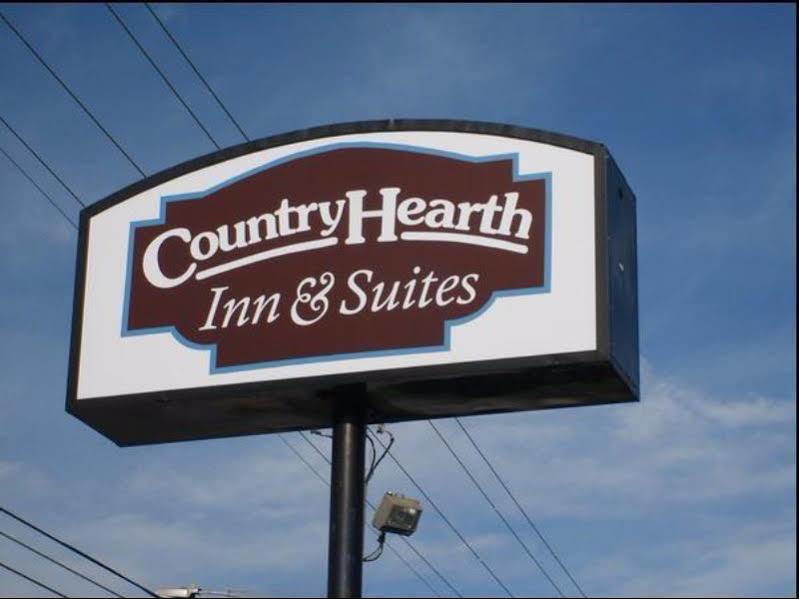 Country Hearth Inn & Suites Willard Exterior photo